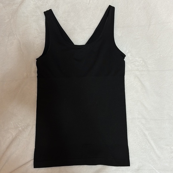 Yummie Shapewear Nylon Seamless 2-Way Tank NWT Size ML - Picture 5 of 9